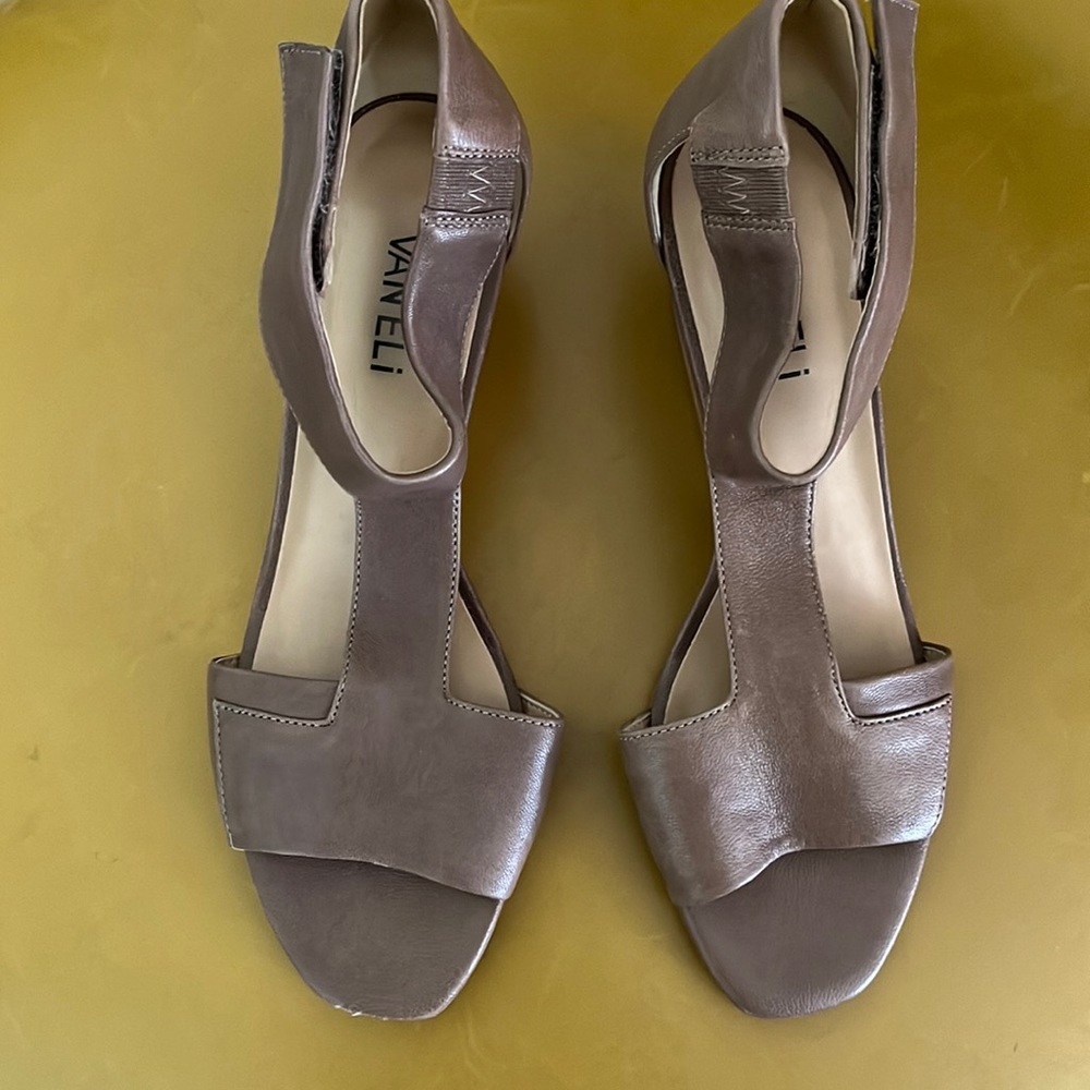 Vaneli dress sandals with 1 1/2 inch wooden heel. 8M.